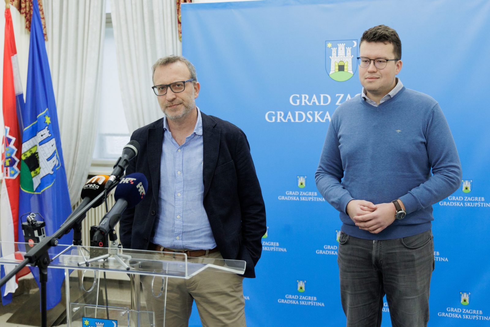 Zagreb, 07.12.2022. - Konferencija za medije Kluba gradskih zastupnika Mosta.
Na fotografiji Marko Sladoljev, Lovro Marković.
foto HINA/ Edvard ŠUŠAK/ es