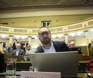 Zagreb, 08.12.2022. - 18. sjednica zagrebačke Gradske skupštine sa 24 točke, od kojih je najvažnija proračun Grada Zagreba za 2023., koji iznosi 16,6 milijardi kuna (2,2 milijarde eura).. Na fotografiji Tomislav Tomašević. foto HINA/ Daniel KASAP/ dk
