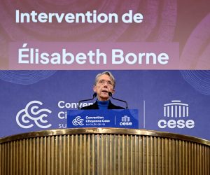 epa10357001 French Prime Minister Elisabeth Borne delivers a speech to launch the Citizens' Convention on the End of Life ("Convention citoyenne sur la fin de vie"), at the Conseil economique, social et environnemental (CESE) in Paris, France, 09 December 2022.  EPA/ALAIN JOCARD / POOL  MAXPPP OUT