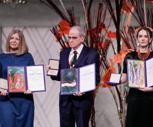 epa10358851 (L-R) Natallia Pintsyuk, representing her husband, the activist Ales Bialiatski from Belarus, Jan Rachinsky, representing the Russian organization Memorial and Oleksandra Matviichuk, representing the Ukrainian organization Center for Civil Liberties (CCL) pose together with their awards and certificates at the awarding of the Nobel Peace Prize for 2022 in the Town Hall in Oslo, Norway, 10 December 2022. CCL, Memorial and Bialiatski receive the award for their work for human rights in Ukraine, Russia and Belarus.  EPA/Javad Parsa / POOL NORWAY OUT