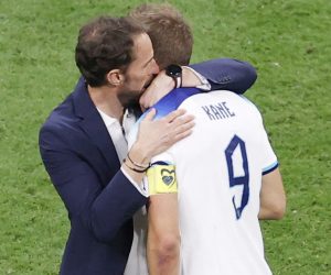 epa10360396 Head coach Gareth Southgate of England
consoles his player Harry Kane (R) after the FIFA World Cup 2022 quarter final soccer match between England and France at Al Bayt Stadium in Al Khor, Qatar, 10 December 2022.  EPA/Rungroj Yongrit