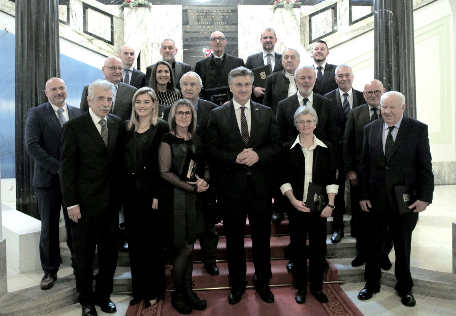 Zagreb, 13.12.2022. - Svečana dodjela Državnih nagrada za sport "Franjo Bučar" za 2022. Na fotografiji svi nagrađeni i premijer Andrej Plenković. foto HINA/ Tomislav PAVLEK/ ml