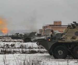 epa10363396 Mobilized servicemen attend a combat training at the Training Center of the Moscow Higher Combined Arms Command School of the Ministry of Defence of the Russian Federation in Noginsk, outside Moscow, Russia, 13 December 2022. Over 300,000 reservists and volunteers have been trained over two months of partial mobilization in Russia, Russian Defence Minister Sergei Shoigu said.  EPA/YURI KOCHETKOV