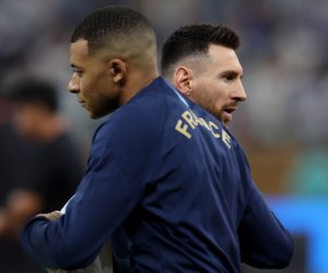 epa10372169 Lionel Messi of Argentina (R) reacts with  Kylian Mbappe of France prior the FIFA World Cup 2022 Final between Argentina and France at Lusail stadium, Lusail, Qatar, 18 December 2022.  EPA/Tolga Bozoglu