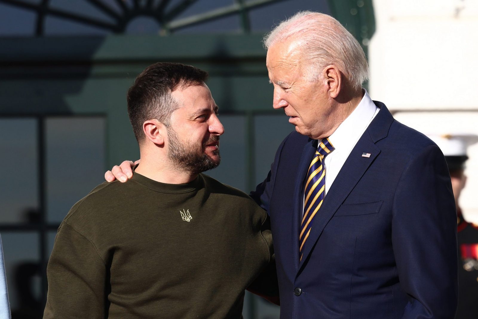 epa10375829 US President Joe Biden (R) welcomes Ukrainian President Volodymyr Zelensky (L) to the South Lawn of the White House Washington, DC, USA, 21 December 2022. In his first trip out of Ukraine since the Russian invasion began, Zelensky is visiting DC to meet with President Biden and address a joint session of Congress.  EPA/JIM LO SCALZO