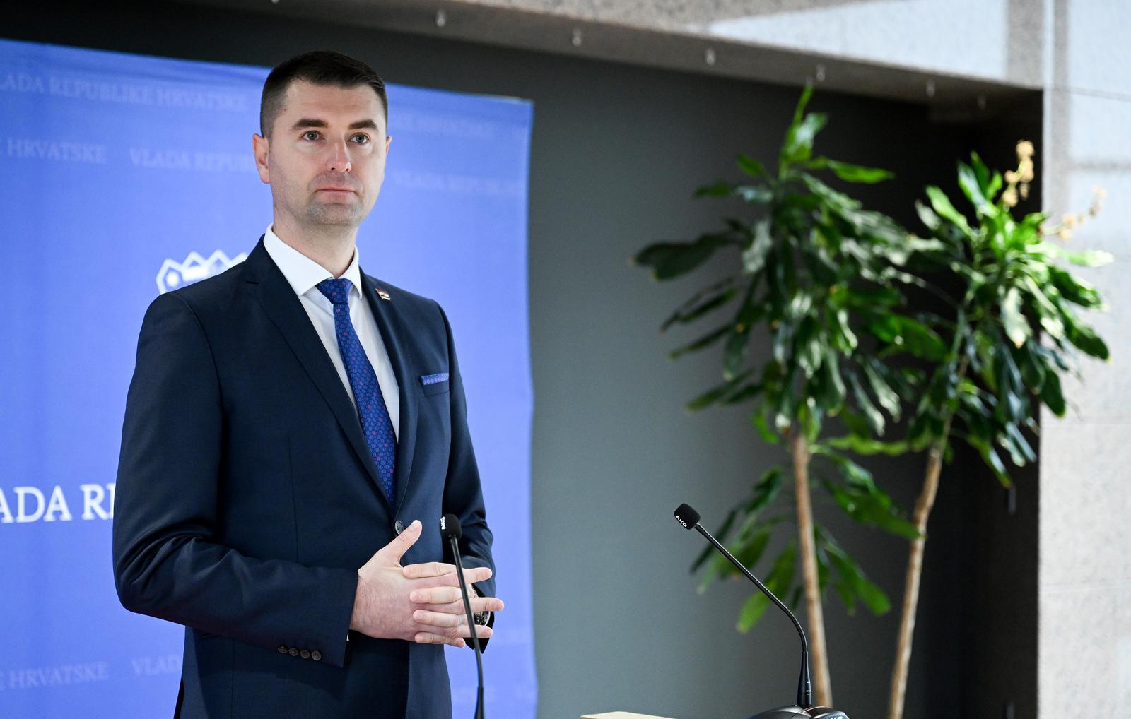 01.12.2022., Zagreb - Ministar gospodarstva i odrzivog razvoja Davor Filipovic dao je izjavu medijima u Nacionalnoj i sveucilisnoj knjiznici nakon sjednice Vlade RH. Photo: Davorin Visnjic/PIXSELL