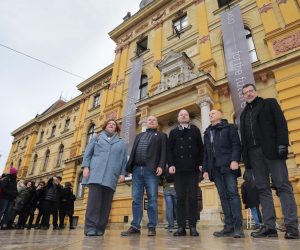 02.12.2022., Zagreb - Predaja kljuceva zgrade Muzeja za umjetnost i obrt izvodjacima radova i otvaranje gradilista Muzeja za umjetnost i obrt. Dogadjanje je zappocelo spustanjem bannera o obnovi na procelje zgrade Muzeja. Zamjenik gradonacelnika Zagreba Luka Korlaet Photo: Tomislav Miletic/PIXSELL