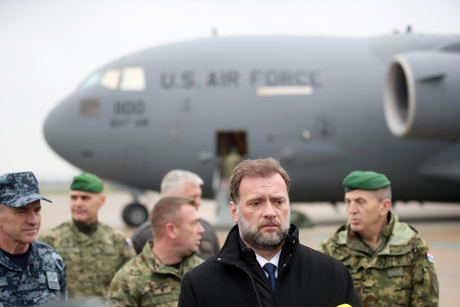 03.12.2022., Zagreb - Medjunarodna zracna luka "dr. Franjo Tudjman". Prihvat dva helikoptera UH-60M Black Hawk iz projekta opremanja Oruzanih snaga Republike Hrvatske koji je zapoceo u prosincu 2018. godine u suradnji s Vladom SAD-a. Mario Banozic, ministar obrane Photo: Slavko Midzor/PIXSELL