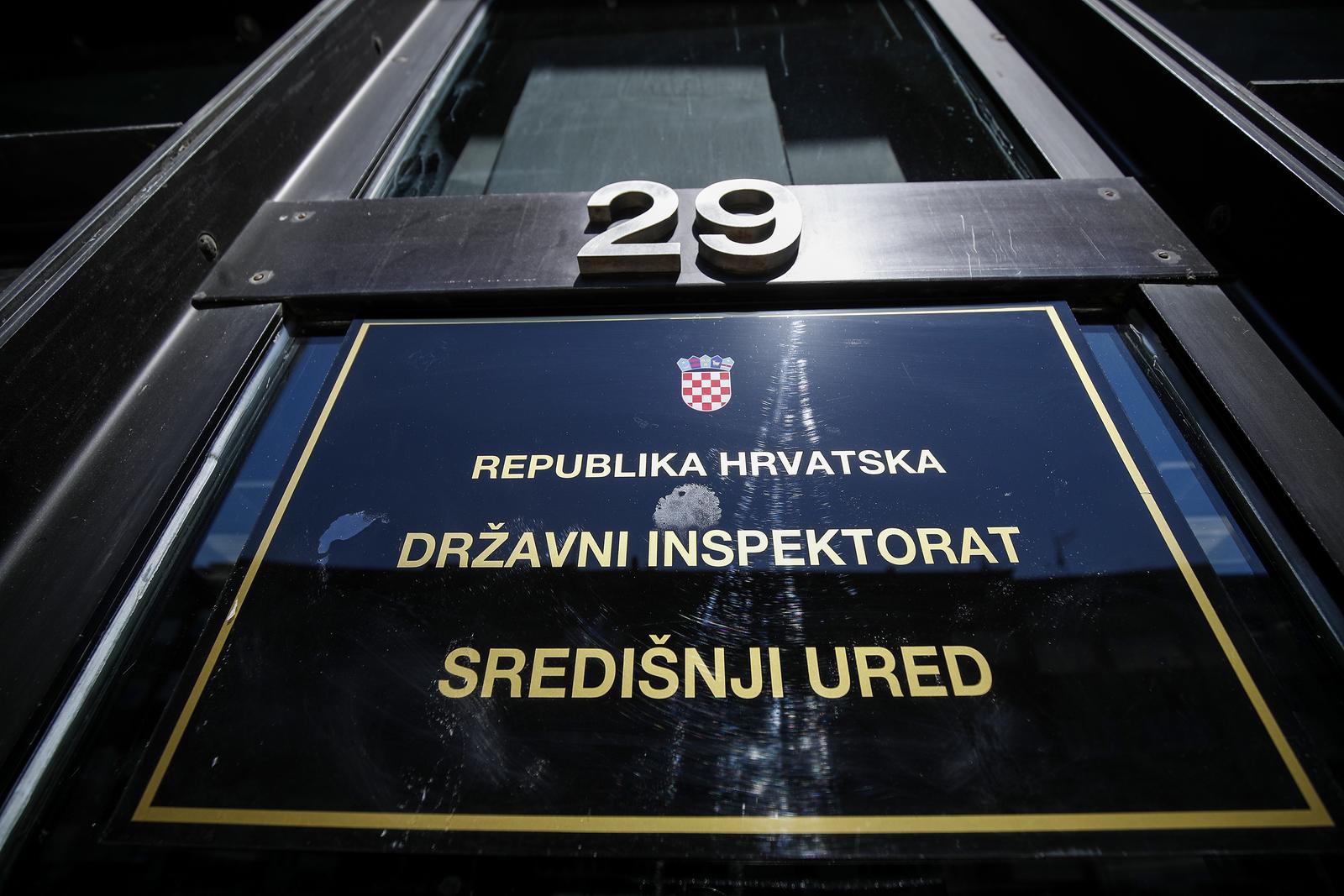 04.07.2022., Zagreb - Konferencija za novinare o protuzakonitom gospodarenju i odlaganju otpada na deponiju Jakusevec - Prudinec koju organiziraju udruge okupljene u 'Inicijativu za Jakusevec'. Izvijestili su o novim saznanjima do kojih su dosli o protuzakonitoj praksi s gospodarenjem i odlaganjem biootpada na deponiju Jakusevec-Prudinec. Tvrde da su ozbiljno prekrseni Zakon o gospodarenju otpada RH, a kolicinama i kljucnim brojevima otpada se nezakonito manipulira . Photo: Slavko Midzor/PIXSELL
