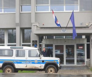 05.12.2022., Karlovac - Oko 9.30 sati zaprimljena je dojava o bombi u zgradi suda u Karlovcu. Photo: Kristina Stedul Fabac/PIXSELL