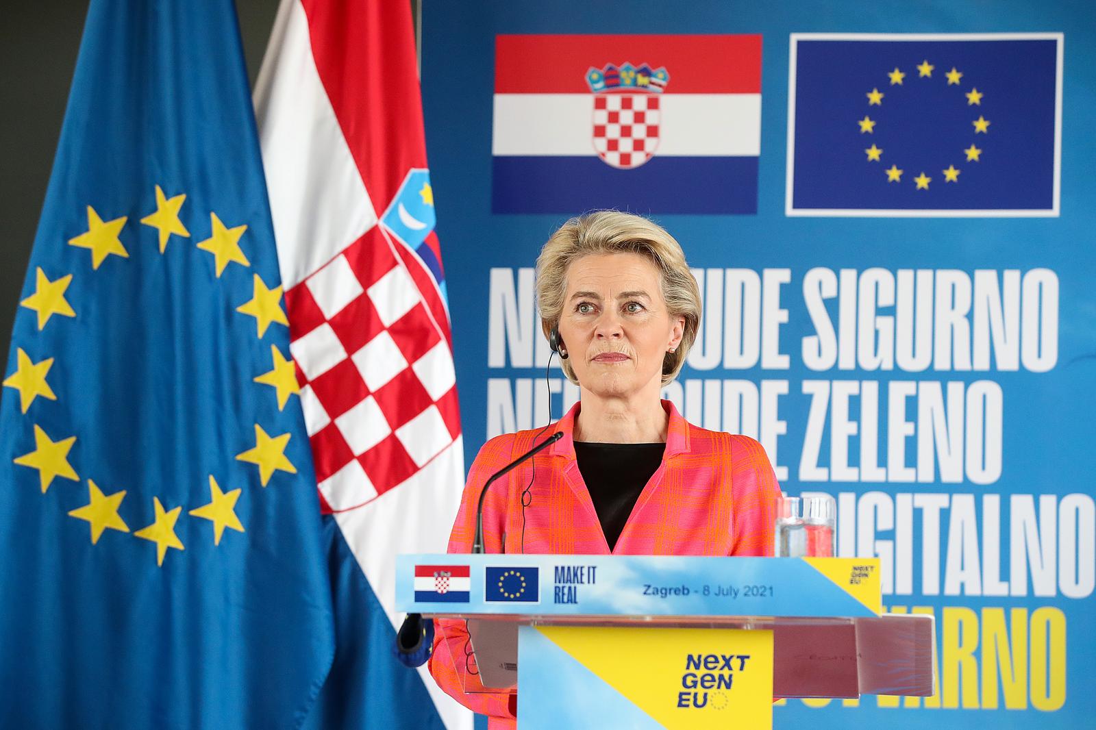8.7.2021., Zagreb - Predsjednica Europske komisije Ursula von der Leyen u posjetu Hrvatskoj. Izjave za medije predsjednika Vlade Andreja Plenkovica i predsjednice Europske komisije Ursule von der Leyen. Predsjednica Europske komisije urucila je predsjedniku Vlade Andreju Plenkovicu pozitivnu ocjenu o Nacionalnom planu oporavka i otpornosti za Republiku Hrvatsku. rPhoto: Goran Stanzl/PIXSELL