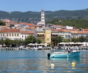 09.07.2020., Crikvenica - Ilustracije za turisticku patrolu.rPhoto: Goran Kovacic/PIXSELL