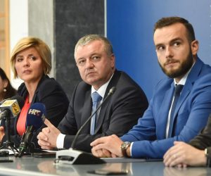 10.09.2019., Zagreb - Dodjela potpora za ocuvanje i razvoj tradicijskih i umjetnickih obrta - Svecana dodjela potpora obrtnicima po ovom programu - ugovore o potpori urucio je ministar Darko Horvat.r Photo : Davorin Visnjic/Pixsellr