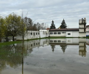 11.12.2022.,Sunja - Zbog obilnih oborina tijekom subotnje veceri uvedeno je izvanredno stanje obrane od poplava na rijeci Sunji Photo: Nikola Cutuk/PIXSELL