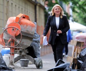 12.05.2021., Zagreb - Vesna Skare Ozbolt, nezavisna kandidatkinja za gradonacelnicu Grada Zagreba, predala je Kaznenom sudu privatnu tuzbu protiv Davora Filipovica zbog klevete i sirenja lazi. Photo: Tomislav Miletic/PIXSELL
