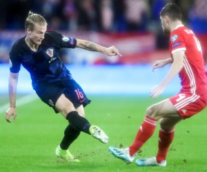 13.10.2019., stadion Cardiff City, Cardiff, Wales - Kvalifikacije za Europsko prvenstvo, skupina E, 7. kolo, Wales - Hrvatska. Tin Jedvaj, Ben Davies Photo: Sanjin Strukic/PIXSELL