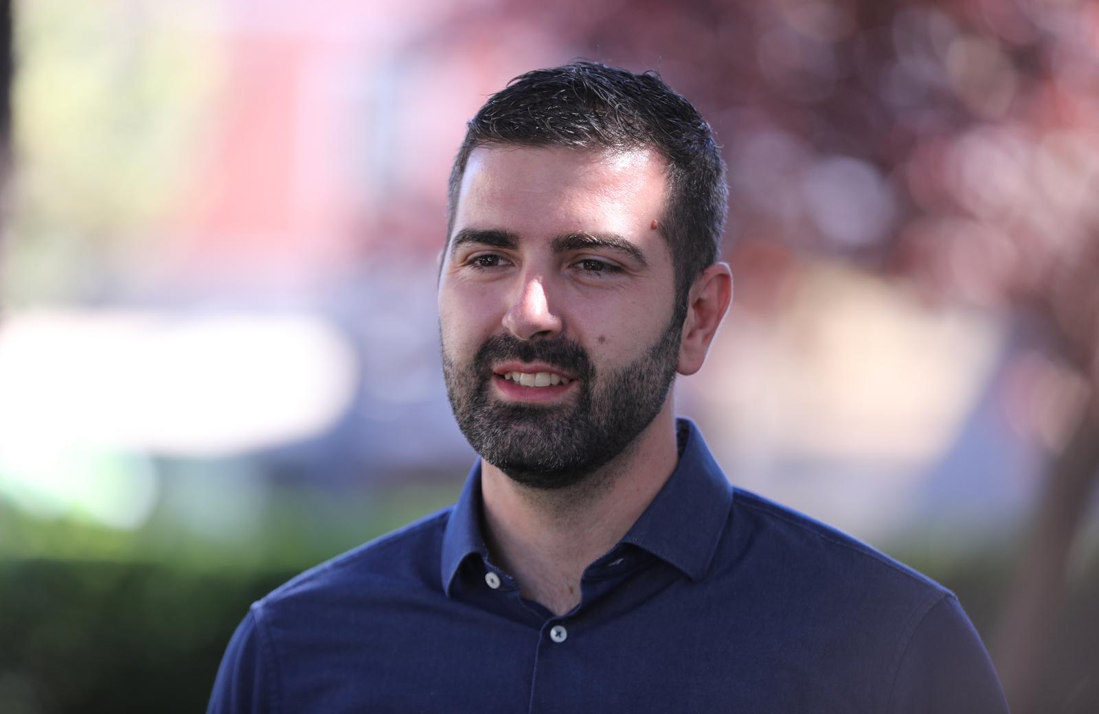 15.06.2022., Split - Davor Matijevic, SDP-ov kandidat za gradonacelnika Splita, odrzao konferenciju za medije na temu smanjenja prireza. Photo: Ivo Cagalj/PIXSELL