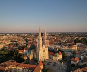 06.07.2022., Zagreb - Fotografija iz zraka snimnjene dronom Katedrale Uznesenja Blazene Djevice Marije i svetih Stjepana i Ladislava. Photo: Slaven Branislav Babic/PIXSELL