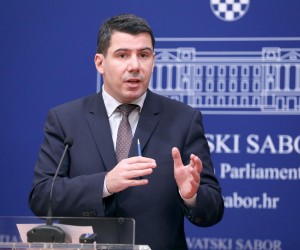 15.12.2022., Zagreb - Na konferenciji za medije odrzanoj u Saboru o stanju na Banovini govorio je zastupnik Nikola Grmoja. Photo: Patrik Macek/PIXSELL
