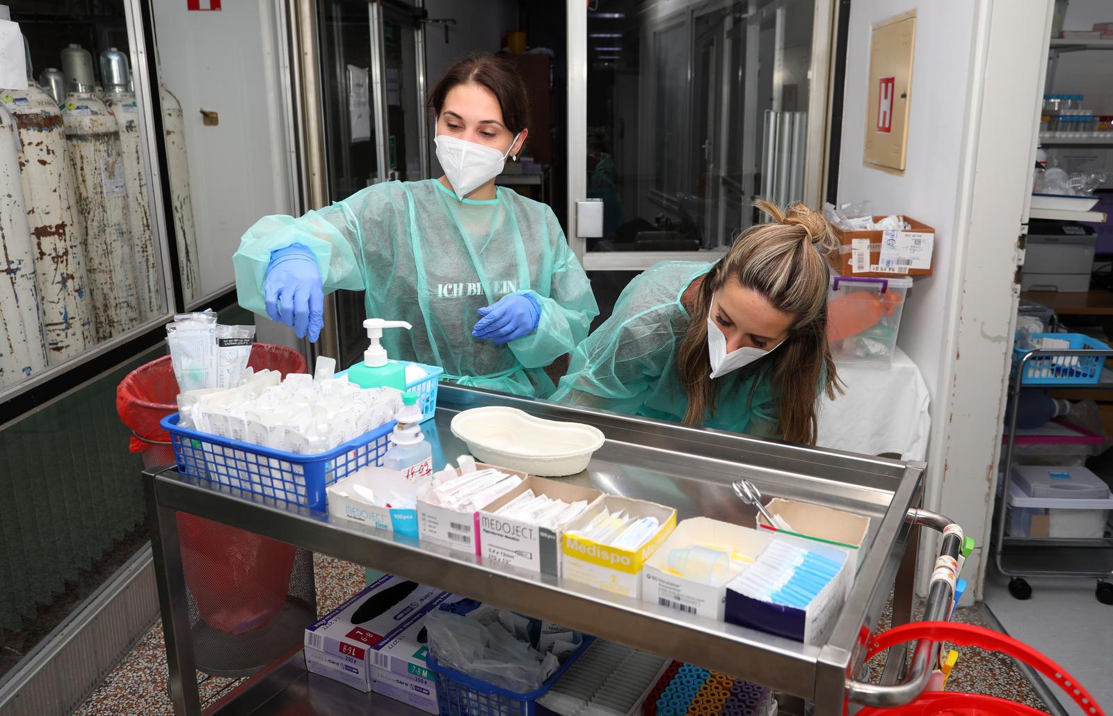 16.09.2022., Karlovac - Na Covid odjelu Opce bolnice Karlovac trenutno je desetak pacijenata oboljelih od koronavirusa. Svakodnevno hospitaliziraju nove pacijente  nema tezih oblika bolesti niti pacijenata prikljucenih na respirator.
Photo: Kristina Stedul Fabac/PIXSELL Photo: Kristina Stedul Fabac/PIXSELL