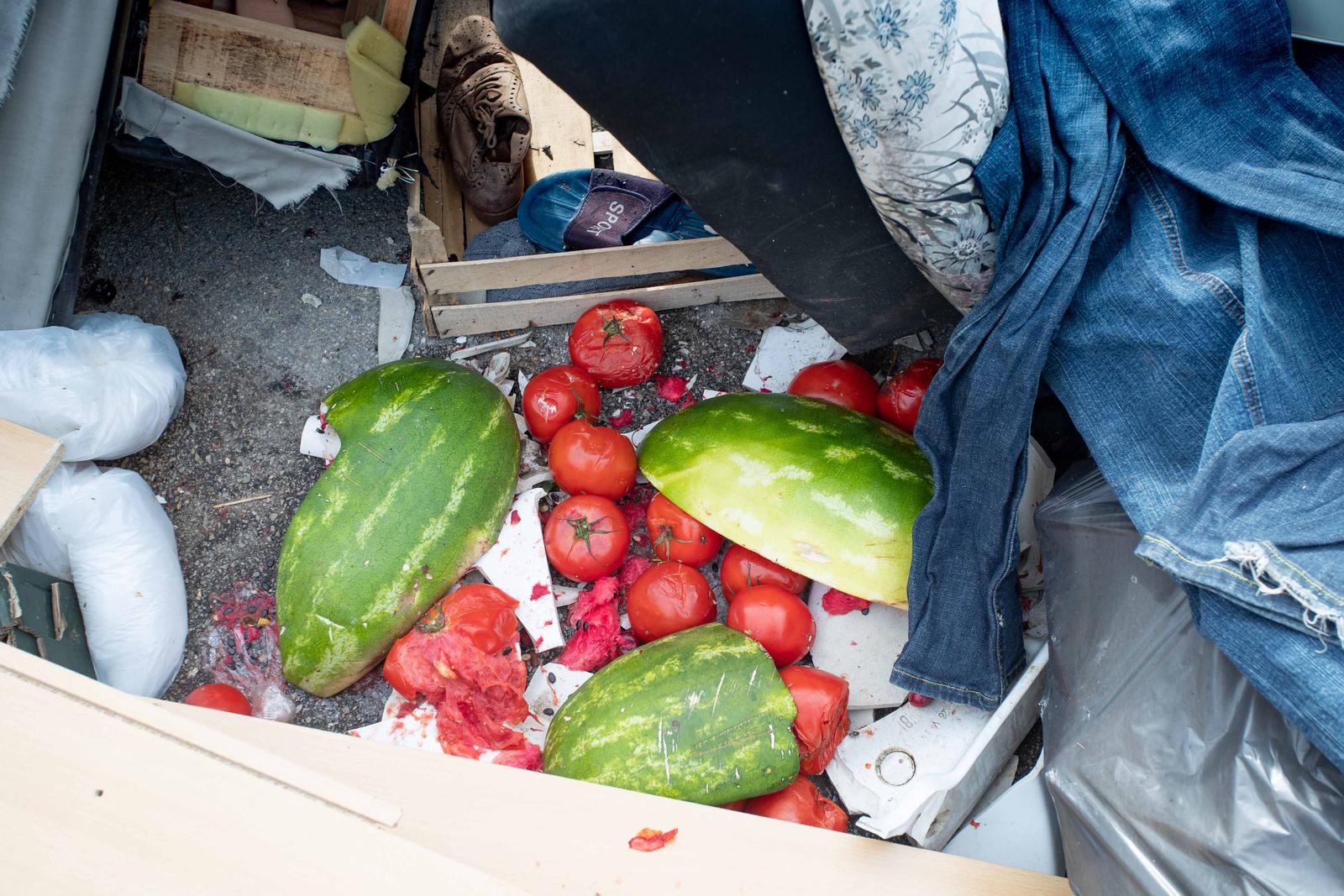 26.05.2018., Zagreb, Zaprudje - Hrpa glomaznog otpada u Adamicevoj ulici u blizini Mosta Mladosti."nPhoto: Davor Puklavec/PIXSELL