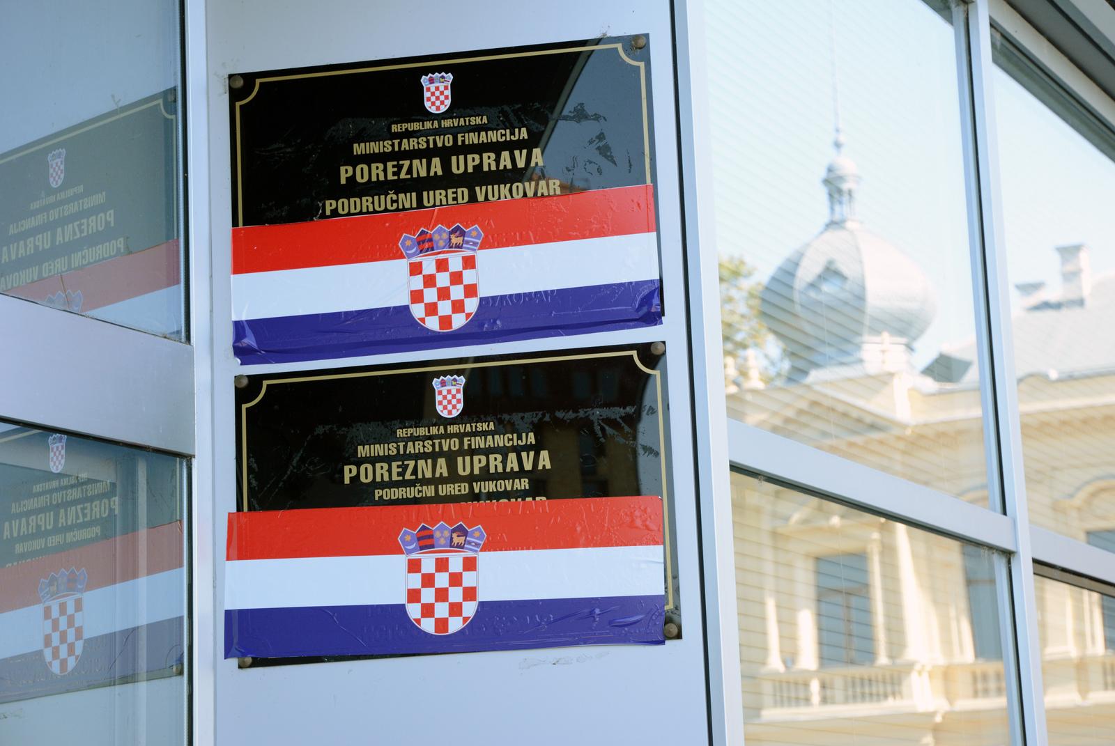 18.09.2014., Vukovar - Damir Maduna, predstavnik inicijative gradjana Grad-to smo i mi koja predlaze novo rjesenje oko pitanja dvojezicnosti u Vukovaru."nIzvor: 