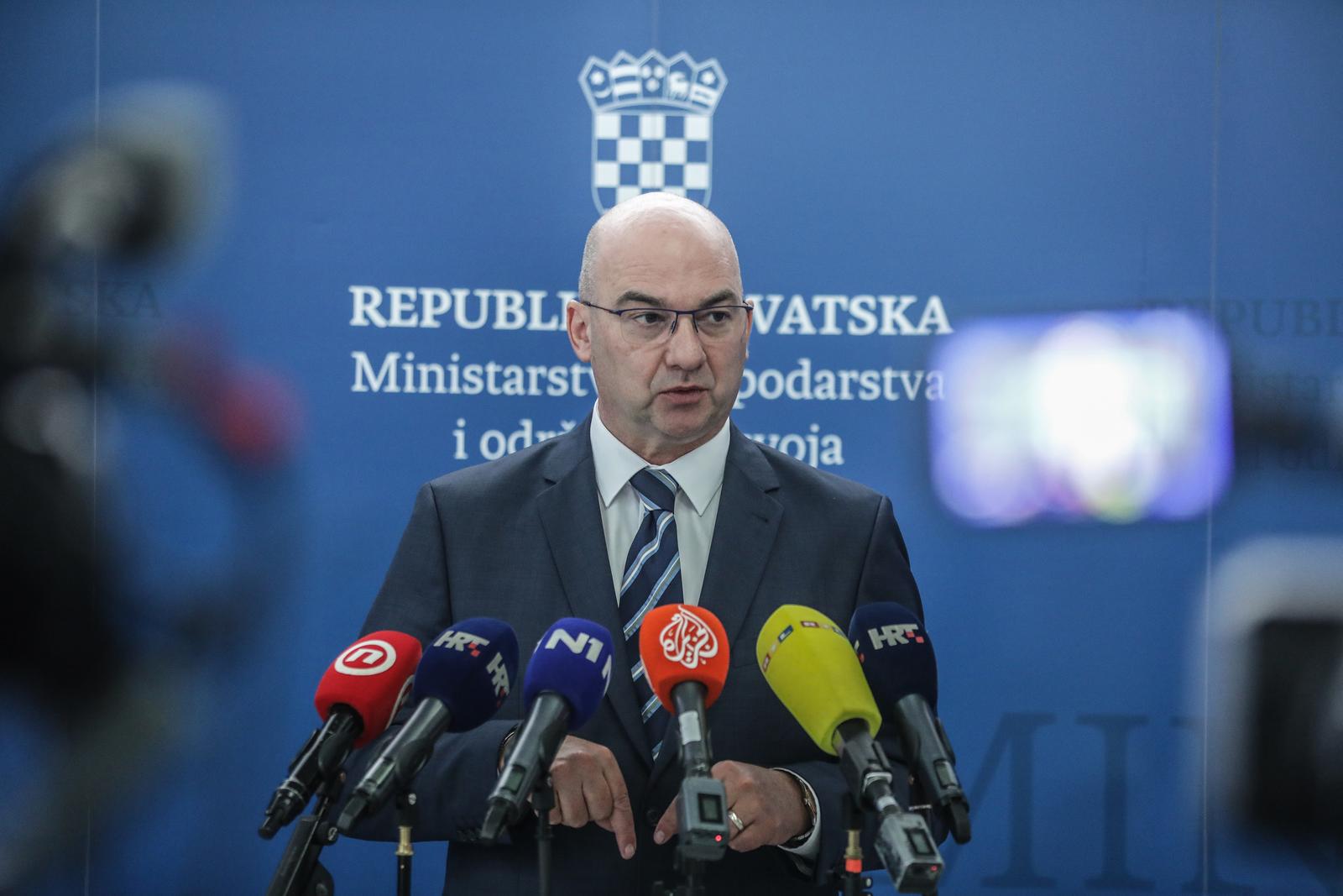19.09.2022., Zagreb, Ministarstvo gospodarstva, nakon sastanka s opskrbljivacima plinom, drzavni tajnik Ivo Milatic, dao izajvu za medije. Photo: Robert Anic/PIXSELL