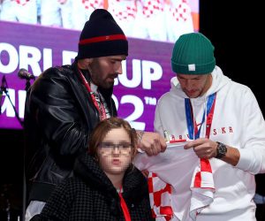 19.12.2022., Split - Splicani na rivi organizirali svecani docek za Vatrene reprezentativceMarka Livaju, Ivu Grbica, Maria Pasalica, Ivana Perisica, Josipa Juranovica i Nikolu Vlasica.  Photo: Miroslav Lelas/PIXSELL