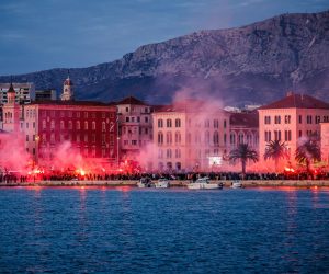 19.12.2022., Split - Splicani na rivi organizirali svecani docek za Vatrene reprezentativceMarka Livaju, Ivu Grbica, Maria Pasalica, Ivana Perisica, Josipa Juranovica i Nikolu Vlasica.  Photo: Zvonimir Barisin/PIXSELL