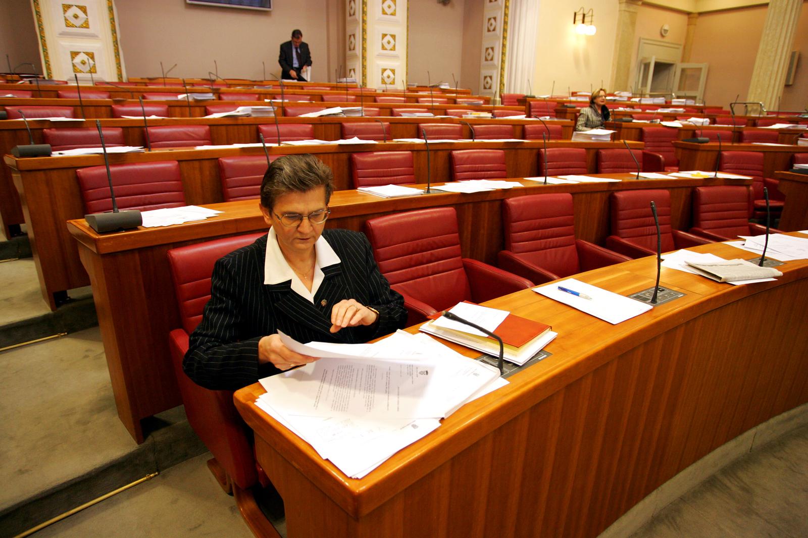 10.02.2005., Zagreb - Sjednica Sabora. Ljubica lalic jedna od rijetkih u Saboru. Photo: Slavko Midzor/PIXSELL