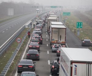 20.12.2020., Bajakovo - Na granicnom prijelazu Bajakovo vise kilometarska kolona  u smjeru prema Srbiji. Photo: Davor Javorovic/PIXSELL