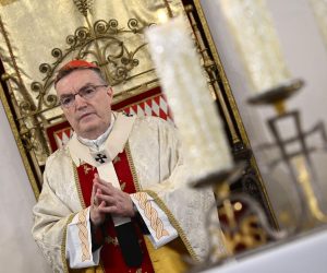 24.12.2022., Zagreb - U Bogosluznom prostoru bl. Alojzija Stepinca je na Badnjak sluzena misa polnocka. Misu je predvodio kardinal Josip Bozanic. Photo: Marko Lukunic/PIXSELL