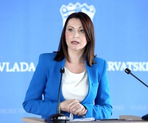 25.08.2022., Zagreb -U Nacionalnoj i sveucilisnoj knjiznici odrzana je 143. sjednica Vlade na kojoj je, uz ostalo, raspravljano o odlukama o donosenju Programa potpore poljoprovrednim proizvodjacima. Nakon sjednice medijima se obratila Natasa Tramisak.
 Photo: Patrik Macek/PIXSELL