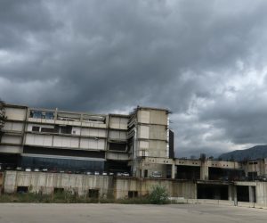 27.04.2016., Split - Nedovrseni Spaladium kompleks, izgradjen za potrebe Svjetskog prvenstva u rukometu 2009 jos uvijek stoji nedovrsen i svakim danom sve vise propada"nPhoto: Ivo Cagalj/PIXSELL.