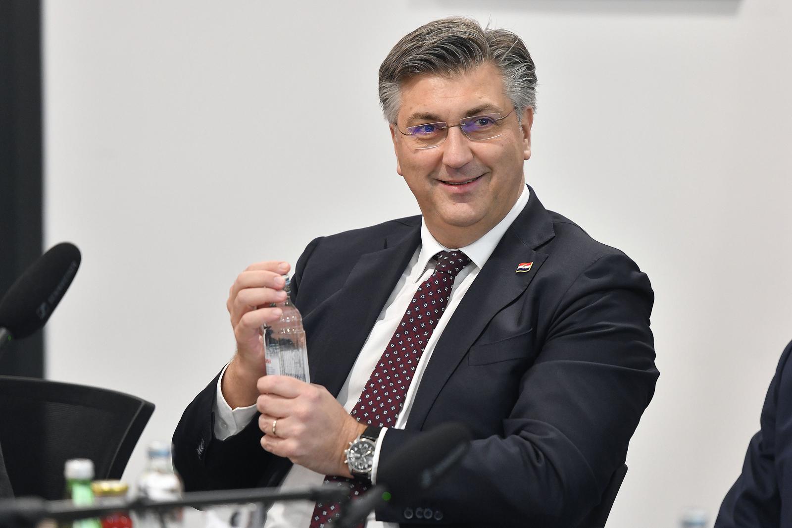 27.12.2022., Cakovec - Predsjednik Vlade Republike Hrvatske Andrej Plenkovic na sastanku sa zupanima ukljucenim u Razvojni sporazum za sjever Hrvatske.

 Photo: Vjeran Zganec Rogulja/PIXSELL