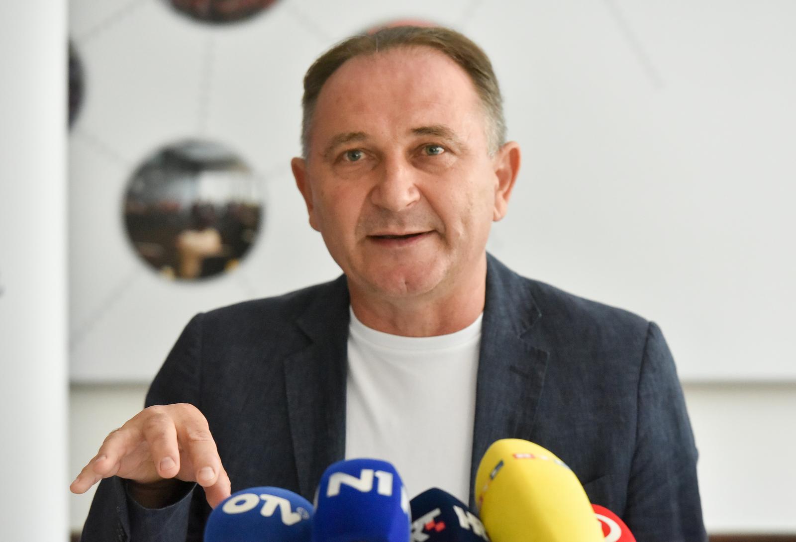 28.7.2022., Zagreb - U sjedistu Saveza samostalnih sindikata Hrvatske pod predsjedanjem predsjednika Mladena Novosela odrzana je konferencija za medije na temu problema oko privatizacije Djure Djakovica iz Slavonskog Broda gdje ce Cesi postati vecinski vlasnici tvornice. Photo: Davorin Visnjic/PIXSELL