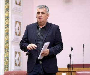 28.11.2022., Zagreb - Sabor 13. sjednicu nastavlja izlaganjem zastupnickih stajalista nakon kojih slijedi izjasnjavanje o podnesenim amandmanima. Buduci da je podneseno 435 amandmana ocekuje se da ce rasprava trajati 15 sati. Miro Bulj  Photo: Patrik Macek/PIXSELL