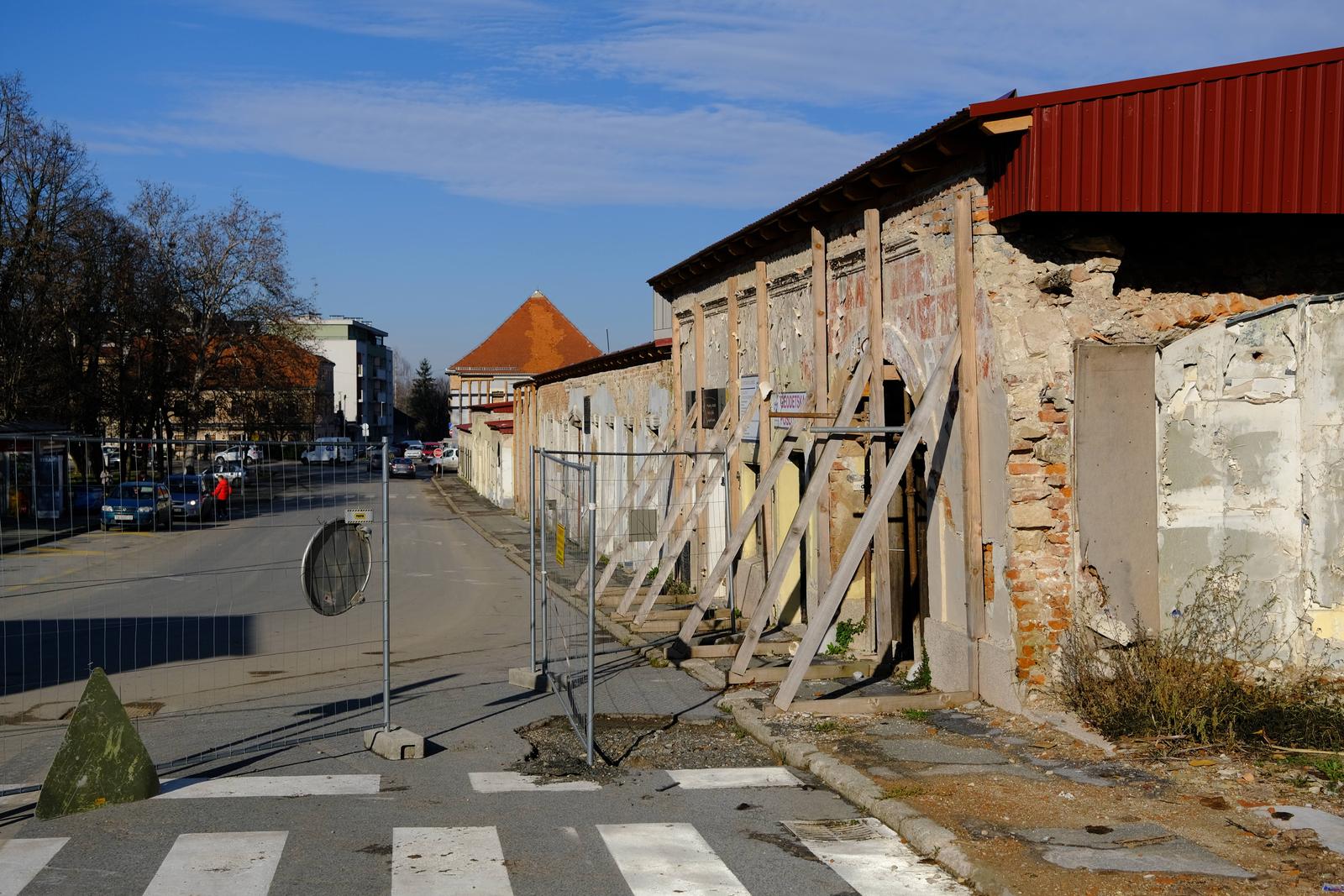 28.12.2022., Petrinja - Dvije godine nakon potresa posljedice se i dalje mogu vidjeti na ulicama Petrinje. Photo: Slaven Branislav Babic/PIXSELL