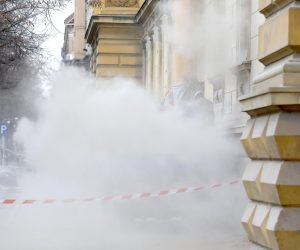 29.01.2021., Zagreb -Zbog radova na sanaciji zgrade Muzeja za umjetnost i obrt Klaicevu ulicu povremeno prekrivaju oblaci prasine.rPhoto: Patrik Macek/PIXSELL