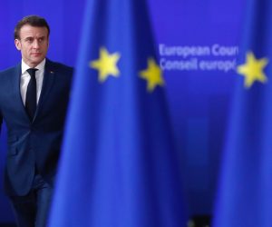 epa10366774 French President Emmanuel Macron arrives for a European Council in Brussels, Belgium, 15 December 2022. EU leaders will meet in Brussels on the day to discuss Russia's war against Ukraine, energy and economy, security and defense issues as well as the EU's southern neighborhood and external relations.  EPA/STEPHANIE LECOCQ