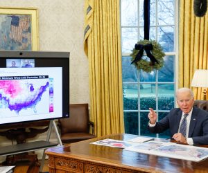 epa10376473 President Joe Biden issues warnings and travel advisories from the White House for the United States as a severe weather system threatens to impact most of the country in Washington D.C, USA, 22 December 2022. The weather system which is being called a 'Bomb Cyclone' threatens to disrupt travel and create life threatening conditions for large parts of the country over the December 25th Christmas Weekend.  EPA/Jemal Countess / POOL