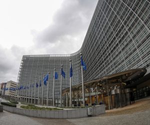 epa10381440 The European Commission headquarters Berlaymont building in Brussels, Belgium, 29 December 2022. The EU Health Security Committee will meet on 29 December as China reopens its borders for travelers in the middle of a local COVID-19 crisis.  EPA/OLIVIER HOSLET