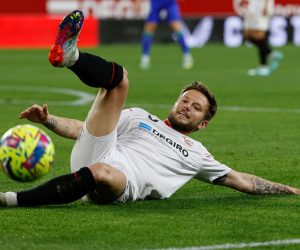 epa10396120 Sevilla's midfielder Ivan Rakitic in action during the Spanish LaLiga soccer match between Sevilla FC and Getafe CF at Ramon Sanchez Pizjuan stadium in Seville, Andalusia, Spain, 08 January 2023.  EPA/Julio Munoz