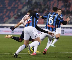 epa10397170 Bologna's  Riccardo Orsolini  scores the 1-0 goal during the Italian Serie A soccer match Bologna FC vs  Atalanta BC at Renato Dall'Ara stadium in Bologna, Italy, 9 January 2023.  EPA/ELISABETTA BARACCHI