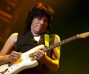epa10400909 (FILE) - British guitarist Jeff Beck performs in the Stravinski hall during the 41st Montreux Jazz Festival in Montreux, Switzerland, 15 July 2007 (reissued 12 January 2023). Legendary British guitarist Jeff Beck has died on 10 January at the age of 78 after contracting bacterial meningitis, his family said in a statement on late 11 January 2023.  EPA/LAURENT GILLIERON