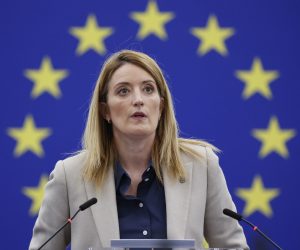epa10409339 European Parliament President Roberta Metsola speaks during the Ceremony on the 30th Anniversary of the Single Market, at the European Parliament in Strasbourg, France, 16 January 2023.  EPA/JULIEN WARNAND