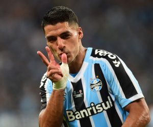 epa10411889 Uruguayan Luis Suarez of Gremio celebrates after scoring during the final of Recopa Gaúcha soccer tournament between Gremio and Sao Luiz at Arena do Gremio in Portoalegre, Brazil, 17 January 2023.  EPA/Ricardo Rimoli