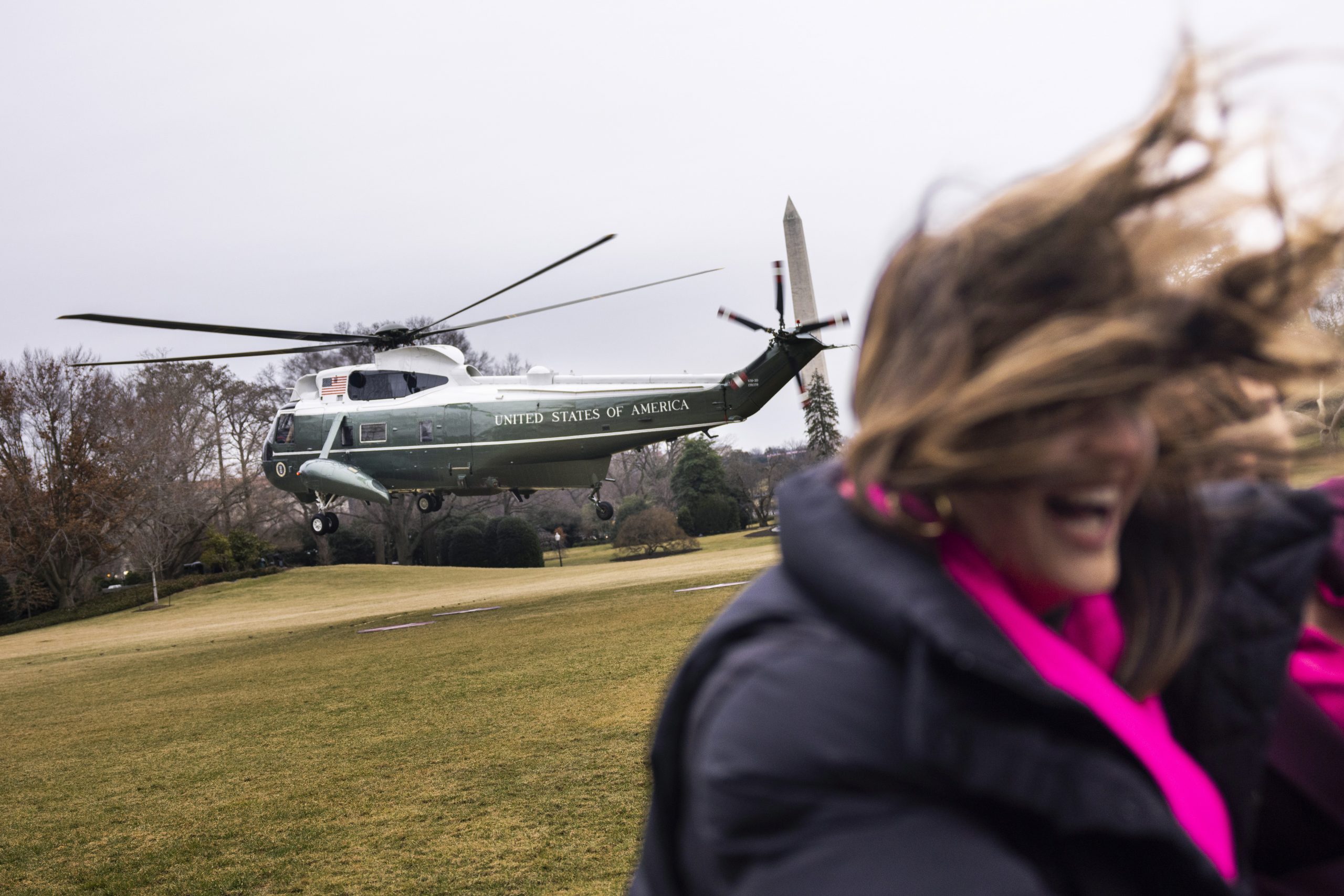 epa10415847 US President Joe Biden departs the White House for California, where he will review damage from recent flooding, in Washington, DC, USA, 19 January 2023.  EPA/JIM LO SCALZO