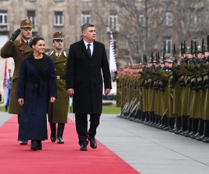 epa10417905 Hungarian President Katalin Novak (L) receives Croatian President Zoran Milanovic with military honours at the parliament building in Budapest, Hungary, 20 January 2023.  EPA/Noemi Bruzak HUNGARY OUT