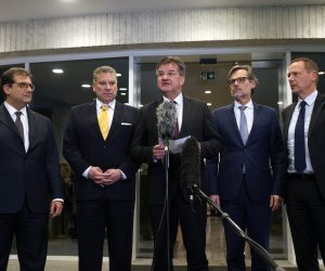 epa10418630 EU Special Representative for the Pristina-Belgrade Dialogue Miroslav Lajcak (C) addresses the media with Italian prime minister's Advisor Francesco Talo (L), US Deputy Assistant Secretary Gabriel Escobar (2-L), German chancellor's Advisor Jens Plettner (2-R), and French president's Advisor Emmanuel Bonne (R), after meeting Serbian President Aleksandar Vucic in Belgrade, Serbia, 20 January 2023. The envoys were visiting Kosovo and Serbia as part of the ongoing effort to defuse tensions and help secure an agreement between both parties.  EPA/ANDREJ CUKIC